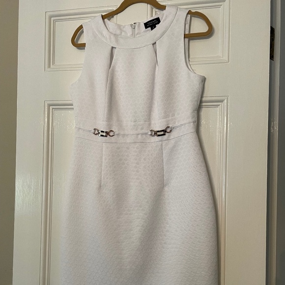 Tahari Arthur S. Levine Dress - Picture 2 of 4